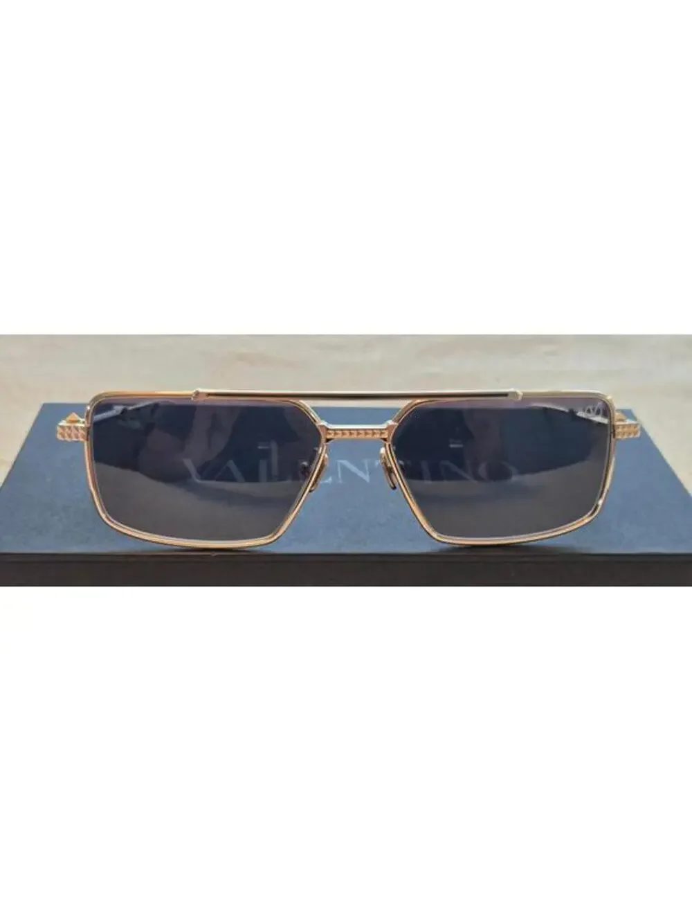 Authentic Valentino V-SEI VLS-111A Gold Titanium Luxury Aviator Sunglasses Japan